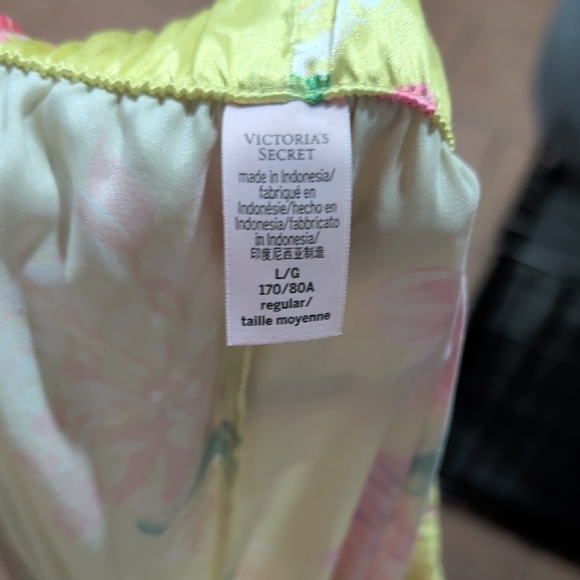 Victoria's Secret Yellow Floral Pajamas - Picture 6 of 6